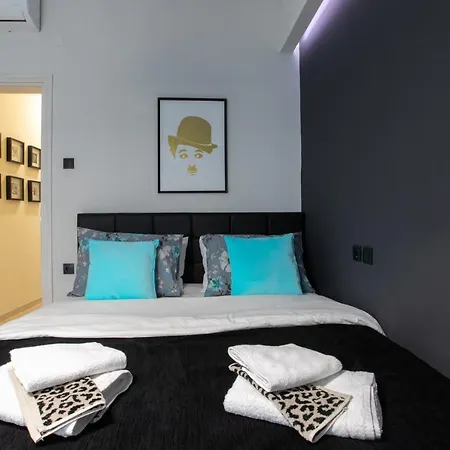 Center Luxury 2 Baths Free Parking *