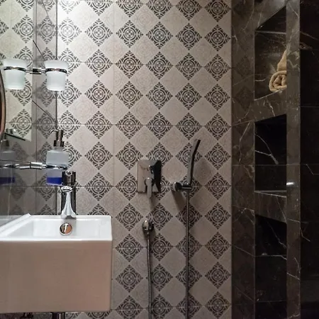 Center Luxury 公寓 *